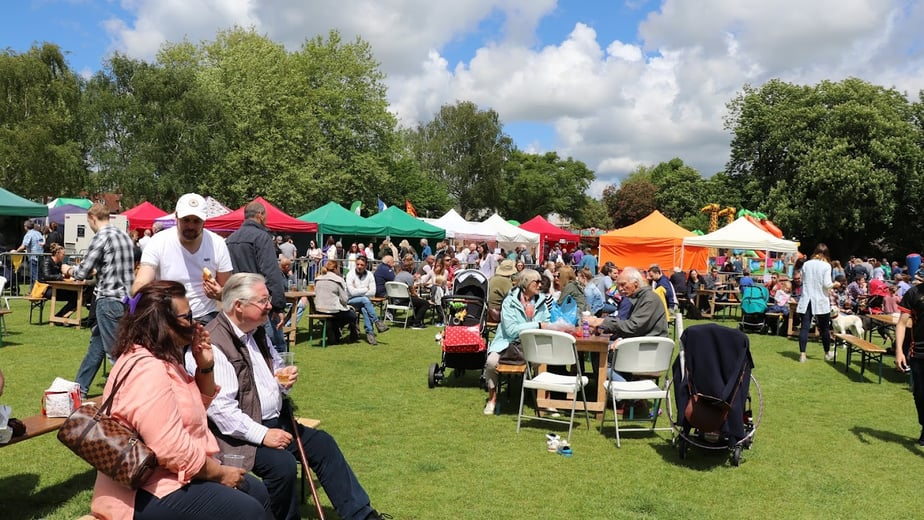 Stalls and visitors at the Tenterden Food & Drink Festival